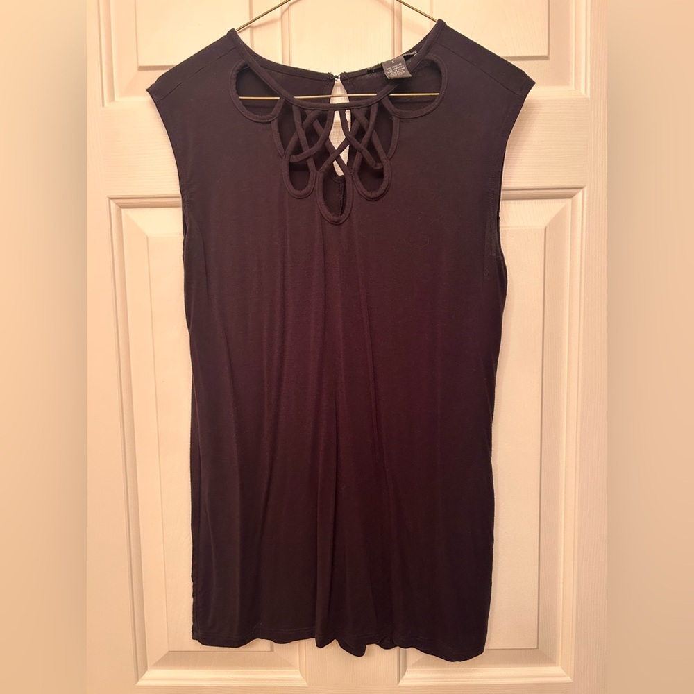 Chelsea & Theodore Black Sleeveless Top